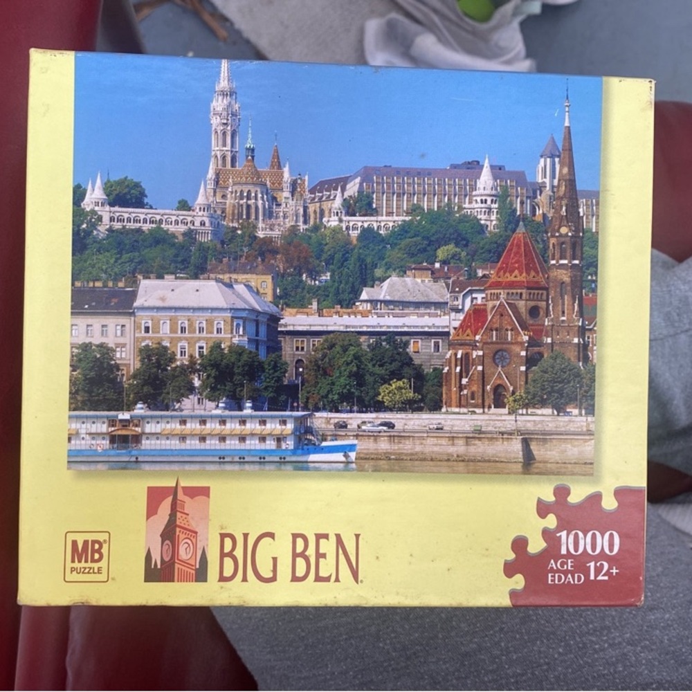MB 1000 Piece Puzzle St. Matthew’s Church Budapest Hungary